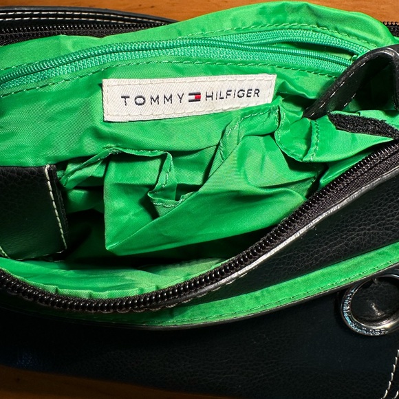 Tommy Hilfiger Vegan Shoulder Bag - Picture 4 of 16